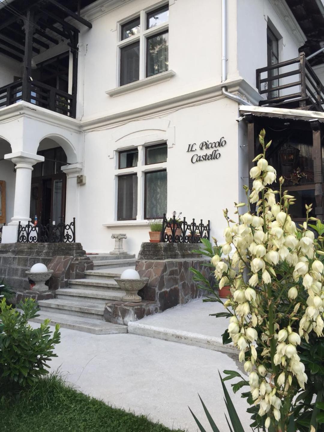 Hotel Il Piccolo Castello Buşteni Exterior foto